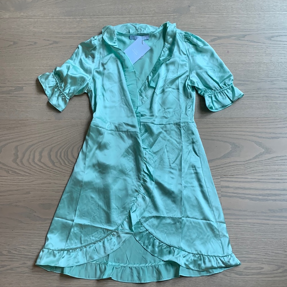 Hill House Home The Nima Dress in Mint Silk Size Small NWT - Picture 3 of 7